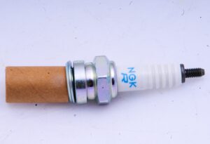 BOUGIE DPR9EA-9 NGK TOKTOK